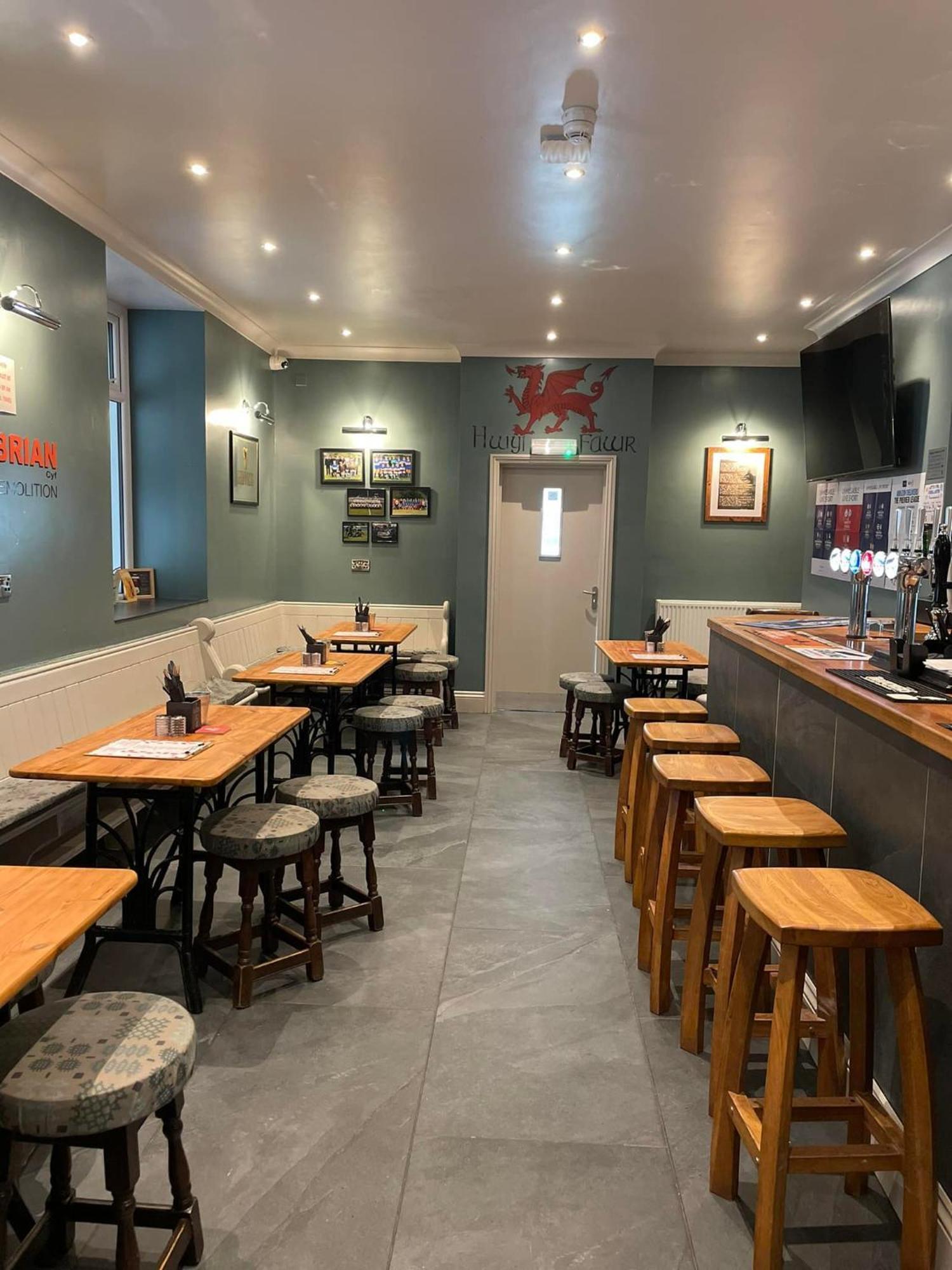 彭希登德雷斯 Y Griffin酒店 外观 照片